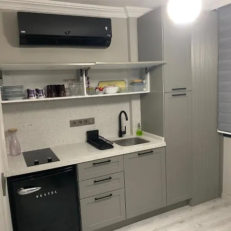 Апартаменты Lily Studio House *